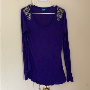 Blouse with studded shoulders